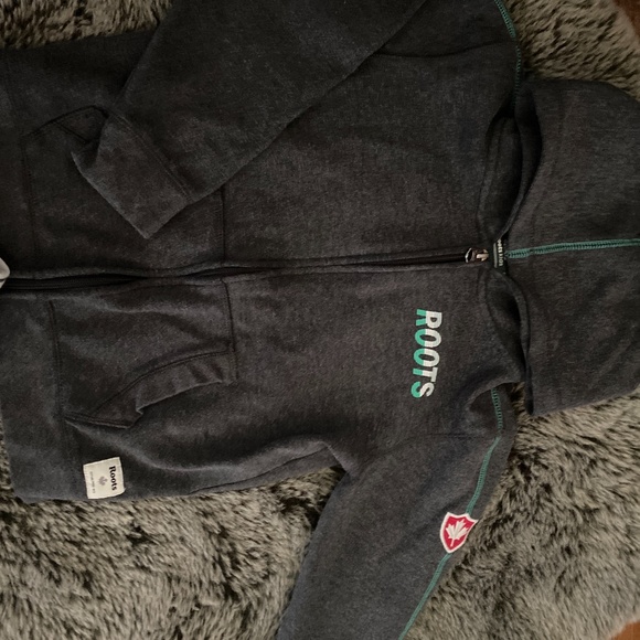 Roots tracksuit - Picture 1 of 2